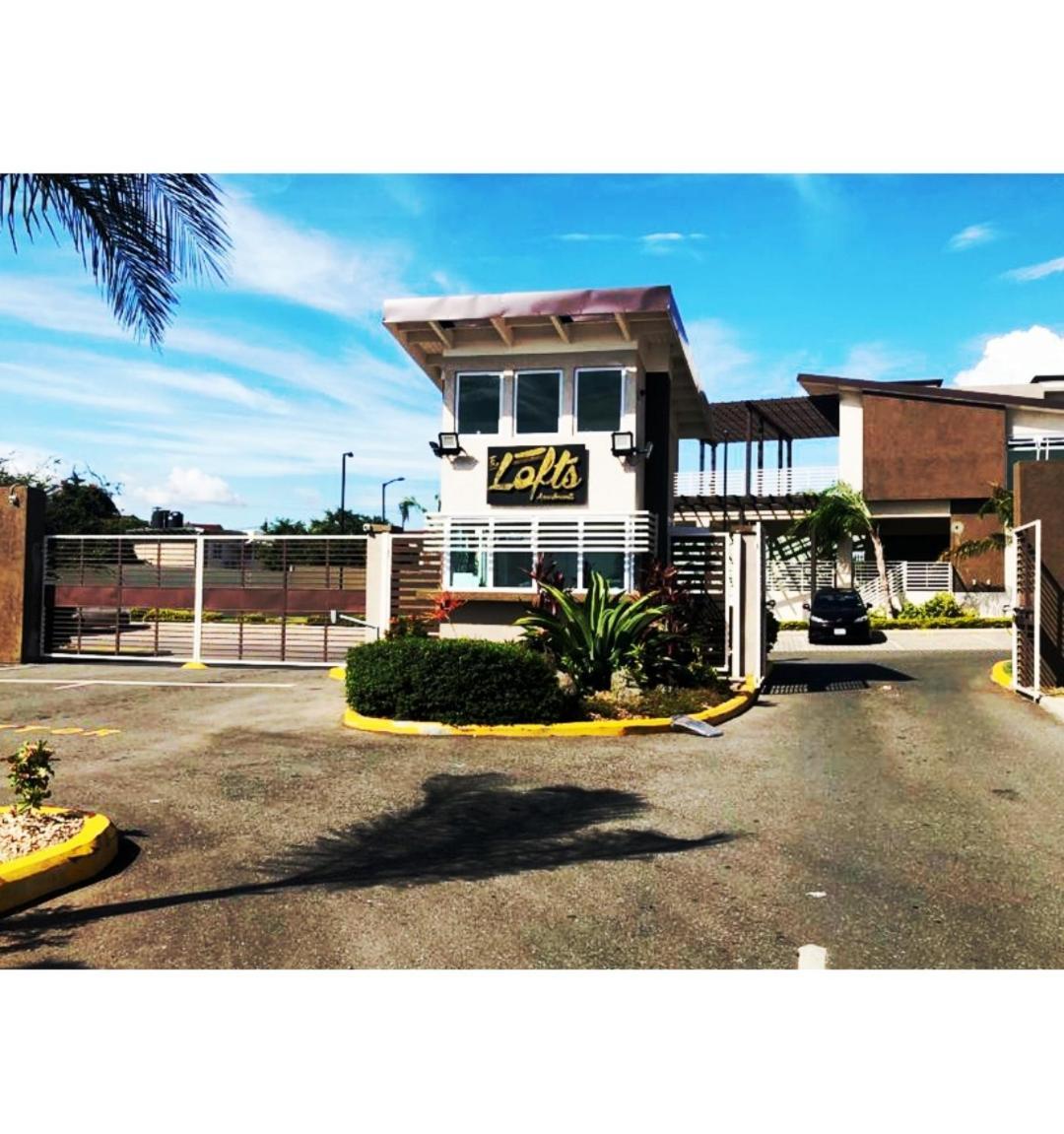 Lovely 2 Bedroom C̅ Netflix Across National Stadium Kingston Luaran gambar